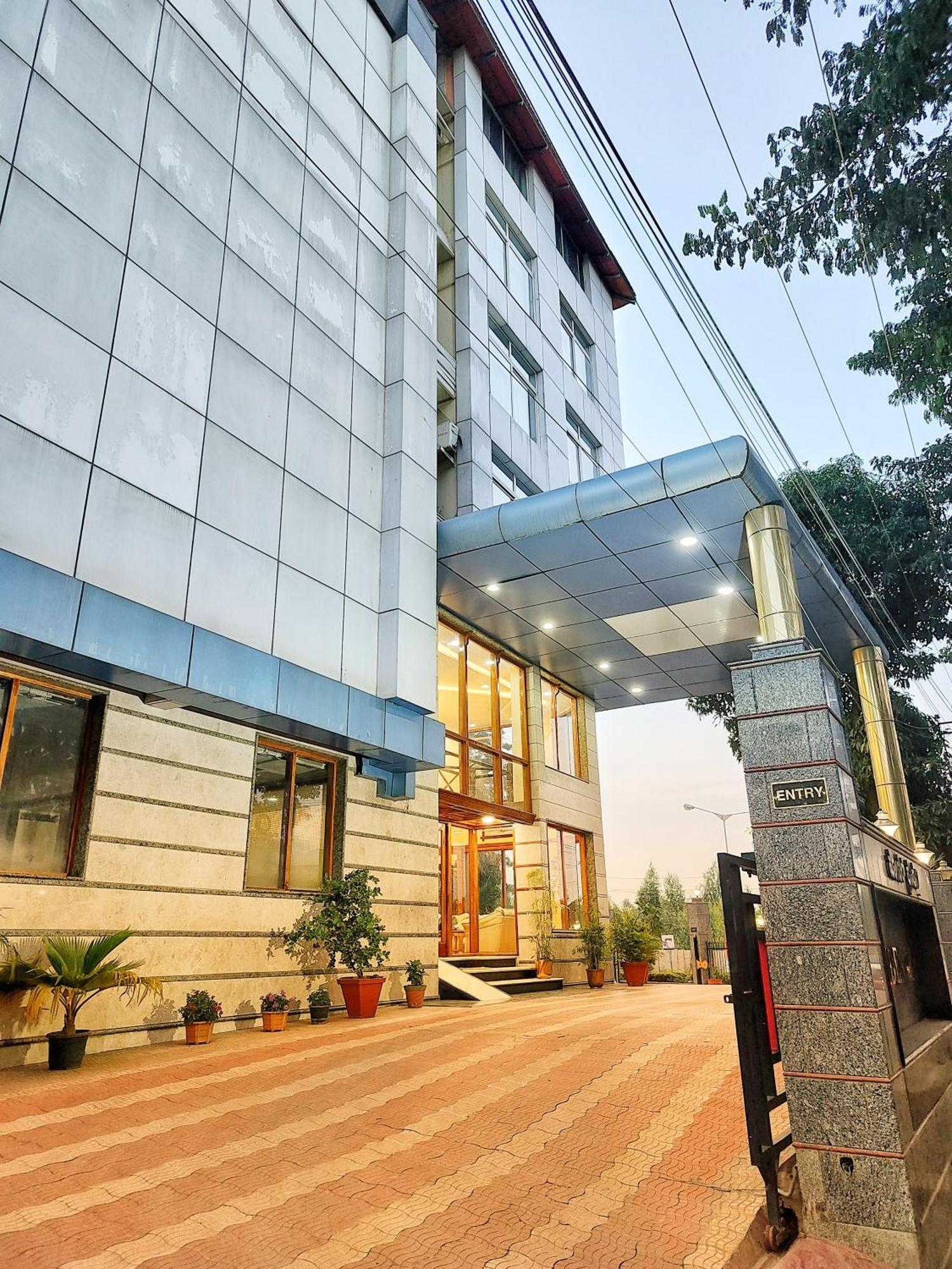 Hotel Presidency Kempegowda International Airport Bengaluru Zewnętrze zdjęcie